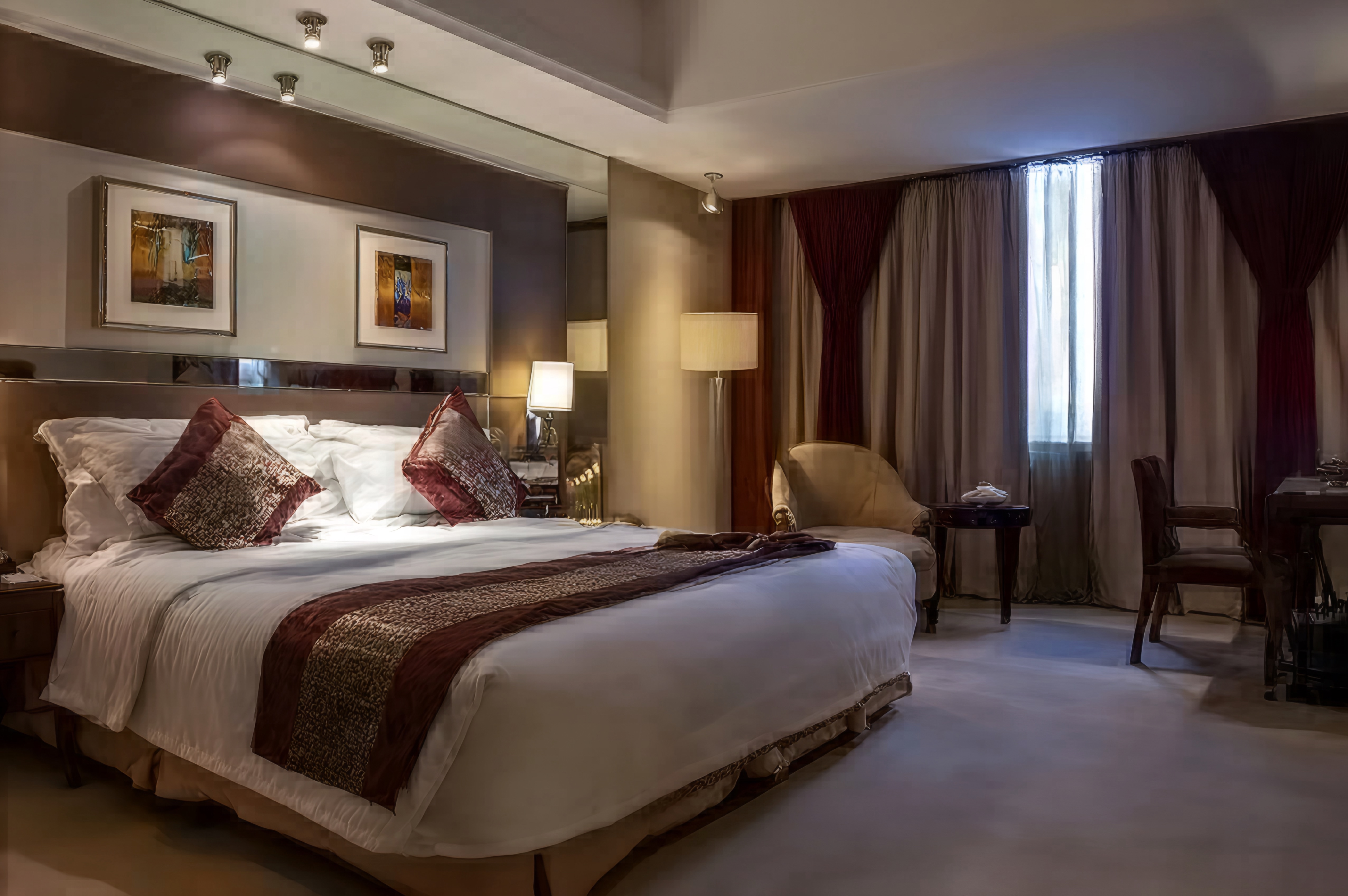 Hotel Room Photo 2